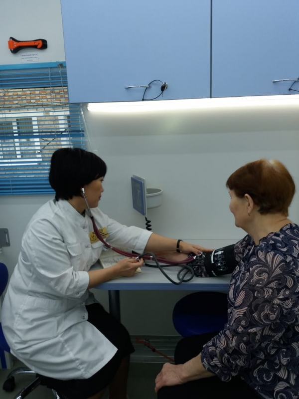 Выездной прием провела врач-гастроэнтеролог НРБ №1 Ирина Пак