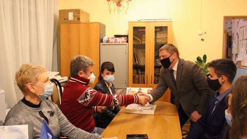 Виктор Юткин поблагодарил депутата Олега Рожнова
