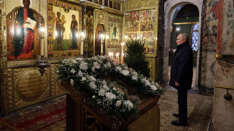 Владимир Путин поздравил православных христиан, всех граждан России, празднующих Рождество Христово