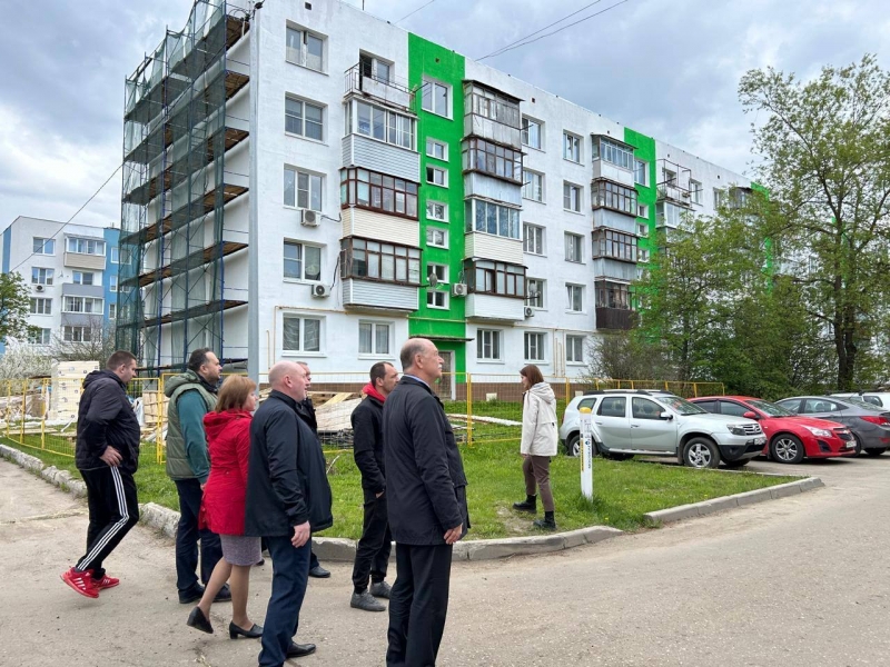 Депутат Московской областной Думы Александр Баранов провел выездную проверку хода капитального ремонта многоквартирных жилых домов в Молодежном