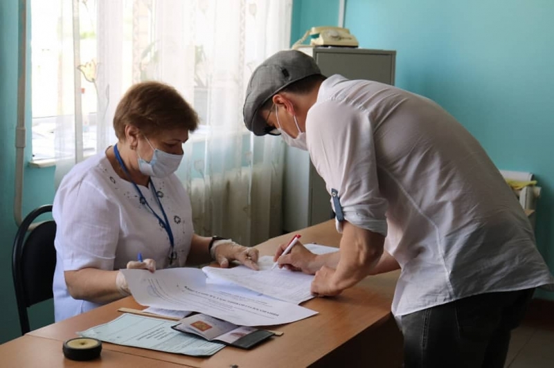 Сергей Безруков проголосовал по поправкам в Конституцию