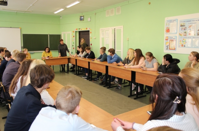 Школьникам Молодёжного рассказали о безопасном интернете