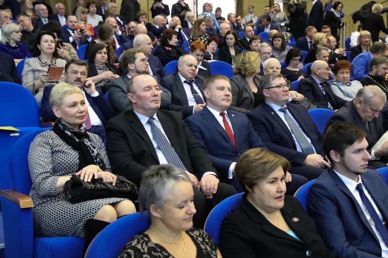 Главное за неделю в Молодёжном: почтили память мирных жителей Ленинграда и проинспектировали строительство ФОКа