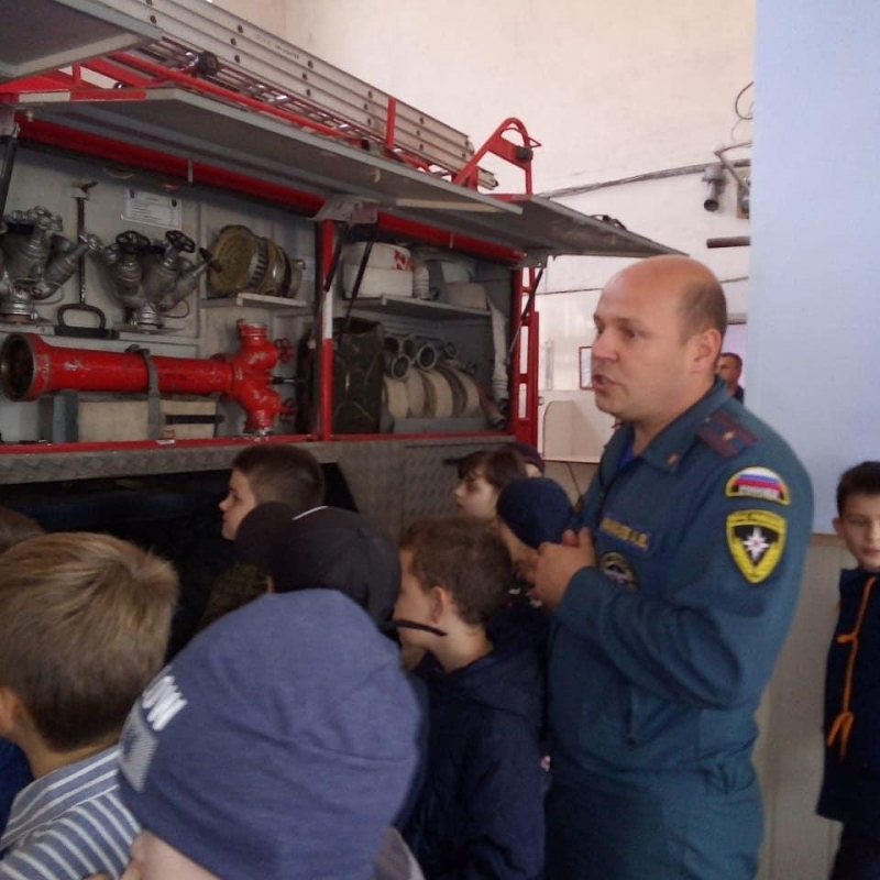 ​​​​​​​Школьники из Молодёжного побывали с экскурсией в пожарной части 