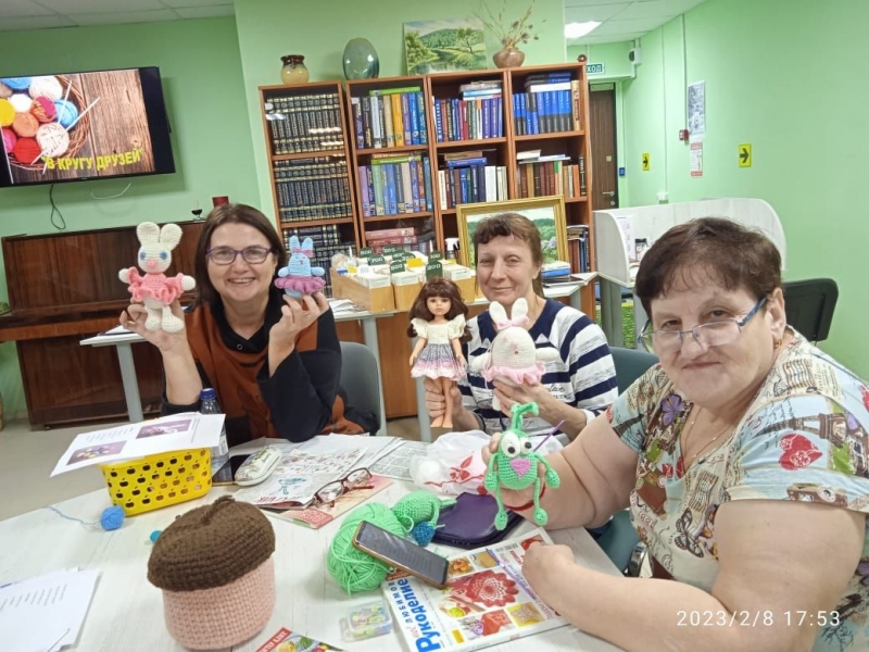 Приглашаем в клуб «В кругу друзей»
