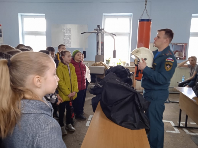 В рамках Единого дня профилактики Комиссией организованы экскурсии в  специальную пожарно-спасательную часть.