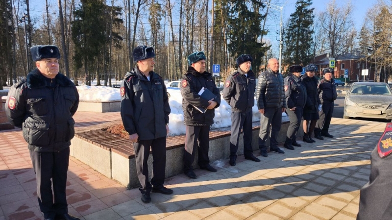 Во Власихе прошел совместный инструктаж наружных нарядов полиции, заступающих на службу по охране общественного порядка  