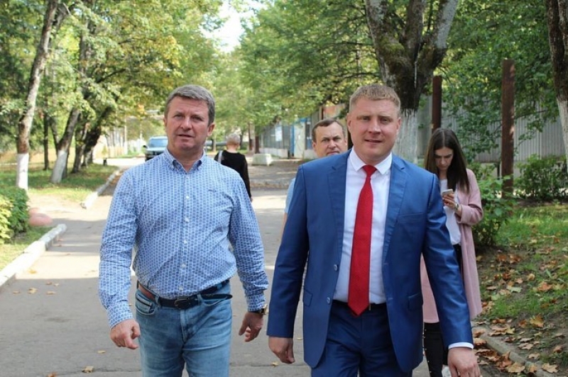 Глава Молодёжного пожелал депутату Рожнову хороших событий