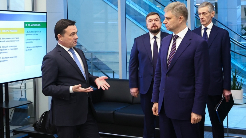 Губернатор продемонстрировал главе РЖД работу ЦУРа, а также обсудил совместные планы развития