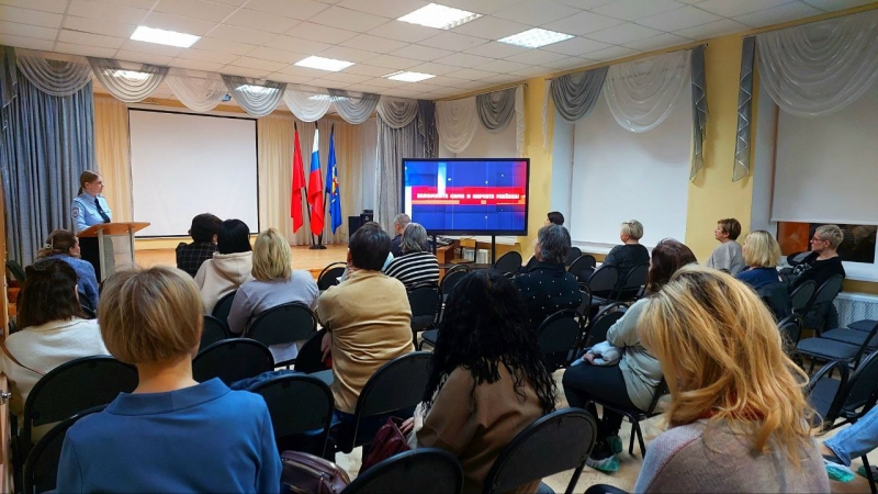 Госавтоинспекция приняла участие в родительском собрании
