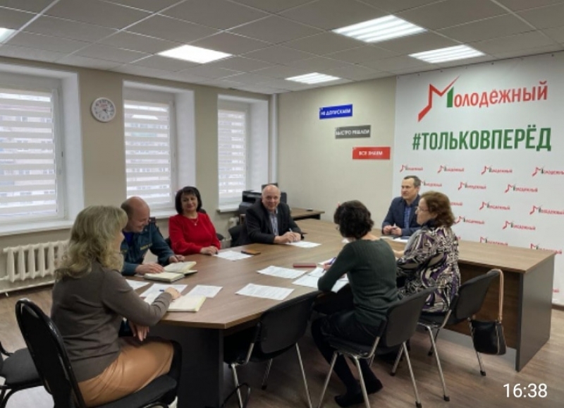 Комиссия рассмотрела вопросы межведомственного взаимодействия при выявлении несовершеннолетних с суицидальными признаками поведения