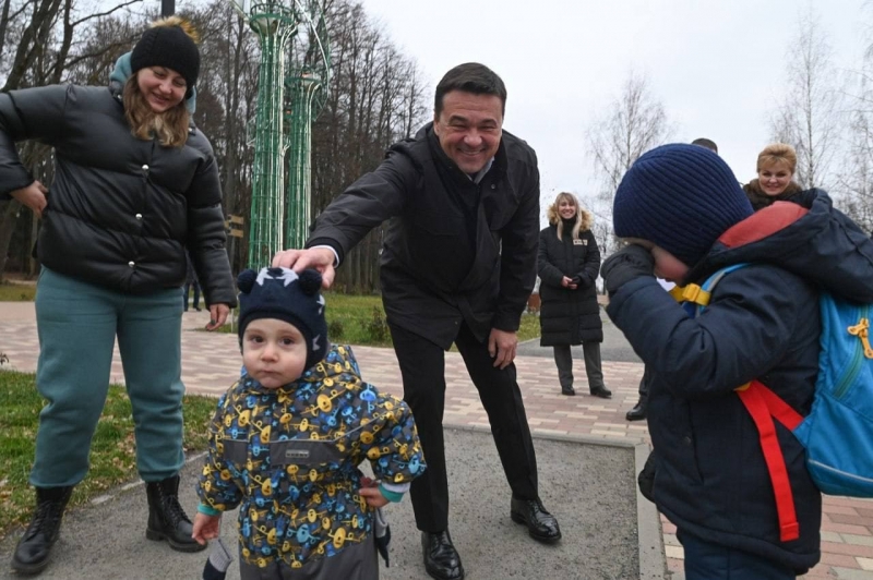 Андрей Воробьев в Клину проверил работу парка культуры и отдыха «Сестрорецкий»