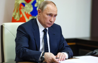 Владимир Путин поговорил по телефону с 8-летней Александрой Титаренко из Запорожской области – участницей Всероссийской благотворительной акции «Ёлка желаний» 