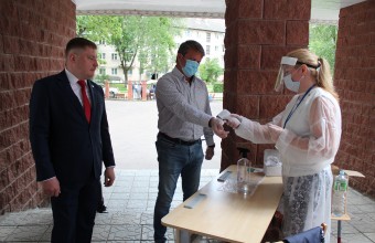 Виктор Юткин пригласил жителей Молодёжного на избирательный участок