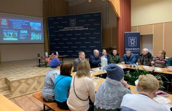 Виктор Юткин встретился с жителями многоквартирных домов 1,2,3