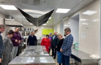 Олег Рожнов посетил детский сад в городском округе Молодежный.     