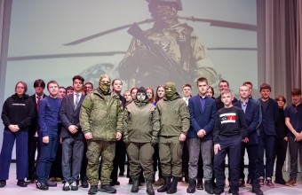 Старшеклассники Молодежного получили возможность пообщаться с участниками специальной военной операции.