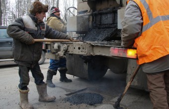 Более 1,6 тыс. участков дорог отремонтируют в Подмосковье в этом году