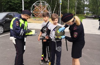 Сотрудники Госавтоинспекции в рамках «Пешеходный переход и ОПМ Подросток» провели совместный рейд с ПДН и представителем уполномоченного по правам человека