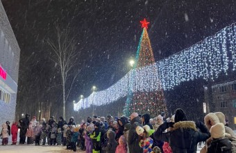 На площади Дома культуры  