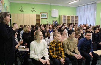 Учитель и воспитатель сердце отдают детям