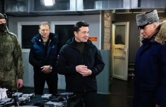 Губернатор Андрей Воробьев привез дополнительную экипировку для 45-й бригады спецназа ВДВ