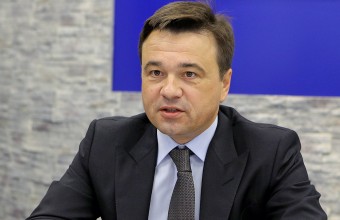 Андрей Воробьев считает, что жителям, сделавшим прививку от Covid-19, нужно носить маски