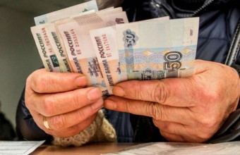 Жителям 65 лет и старше, а также жителям, имеющим хронические заболевания, будет выплачена материальная помощь