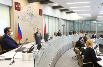 Губернатор провел совещание с членами правительства региона и главами муниципалитетов