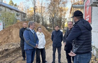 Первый заместитель Председателя Московской областной Думы Олег Рожнов проверил ход благоустройства пешеходной зоны в ЗАТО Молодёжный