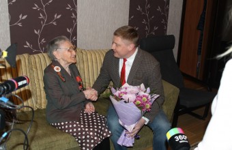 Свой 101-й день рождения отмечает  ветеран войны Вера Книр