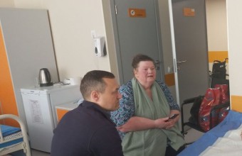 Глава округа Михаил Петухов поздравил с наступающим Днём защитника Отечества находящихся на лечении участников специальной военной операции.