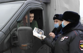 Госавтоинспекция напомнила водителям о факторах отвлечения внимания на дороге вблизи экспресс-пунктов выдачи быстрого питания