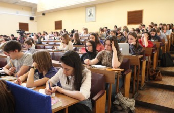 Ослабление ограничений в Подмосковье: посещение ночных клубов и очные занятия у студентов