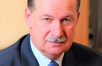Александр Баранов поздравил учеников школы Молодёжного с Последним звонком