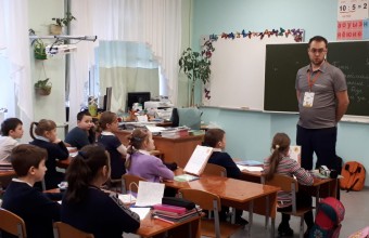      Представители «Лиза Алерт» встретились в Молодёжном с местными школьниками.