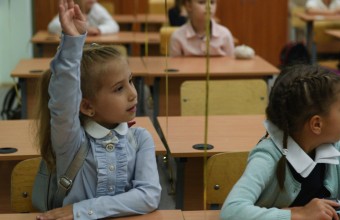В подмосковных школах для разных классов назначат свое время прихода на занятия