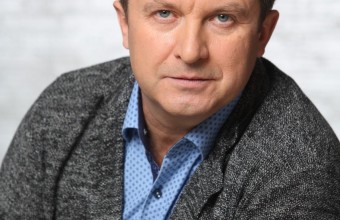 Олег Рожнов поздравил женщин Молодёжного с 8 марта